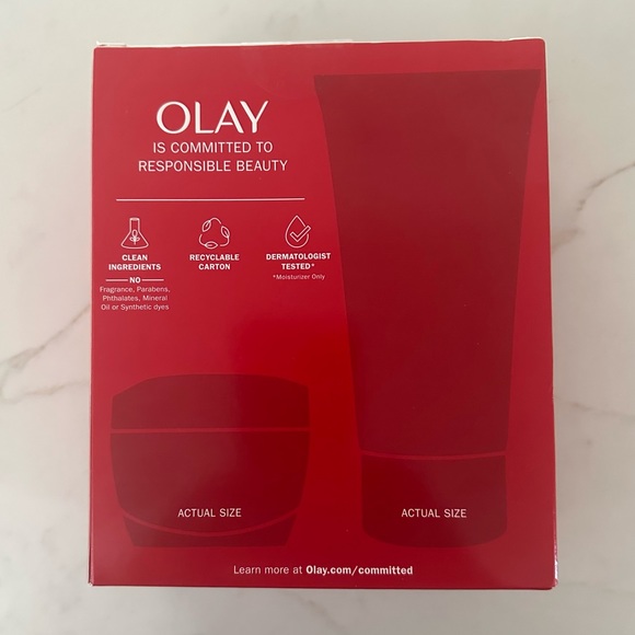 Olay Regenerist Collagen Peptide Moisturizer and Cleanseer Set - Picture 3 of 6